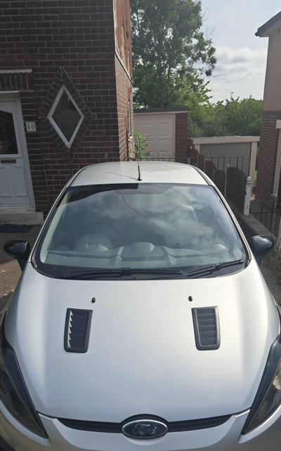 Ford crystal-clear car windscreen after FixGlass replacement